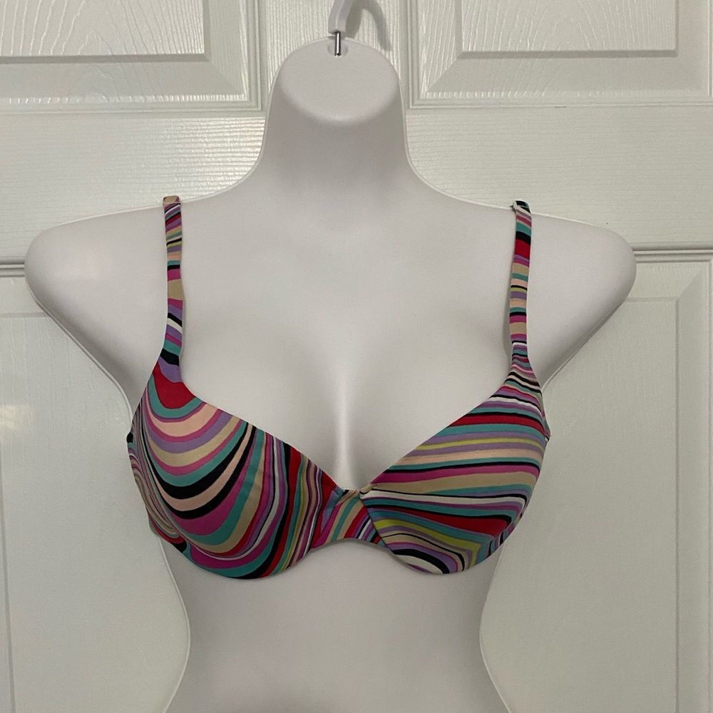 Victoria’s Secret bra. 34C